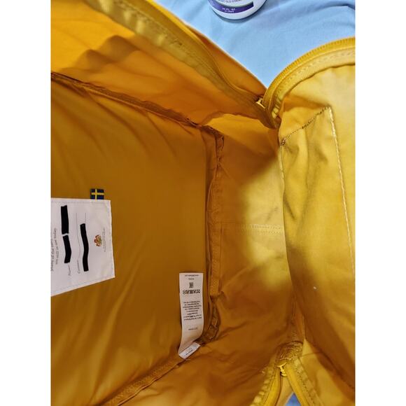 Fjällräven Kånken Classic Backpack - Ochre Yellow | Iconic Swedish Design - Picture 6 of 6